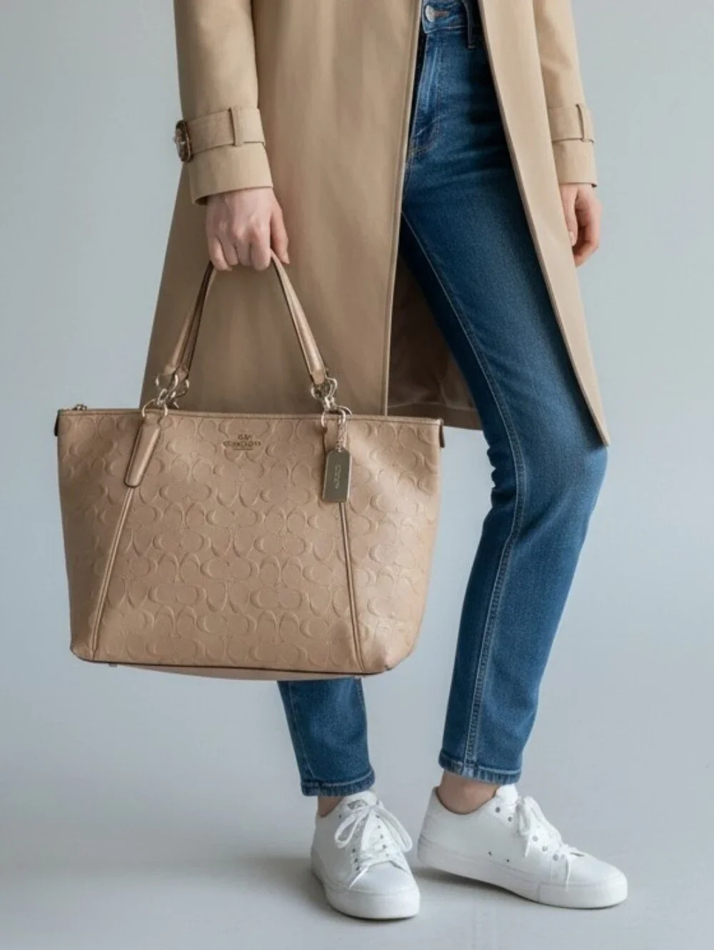 Coach Embossed Signature Ava Tote Bag In Nude